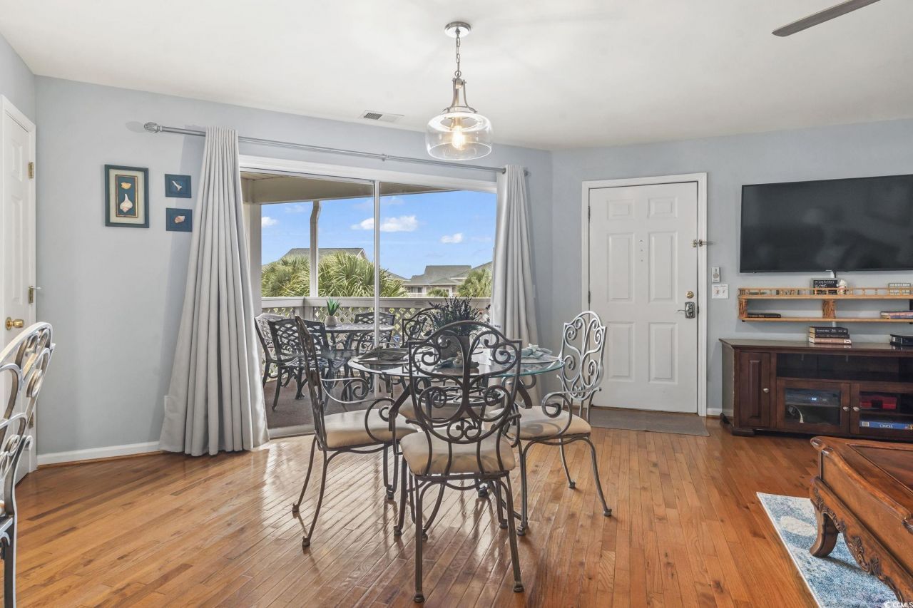 300 Shorehaven Dr. Photo 10