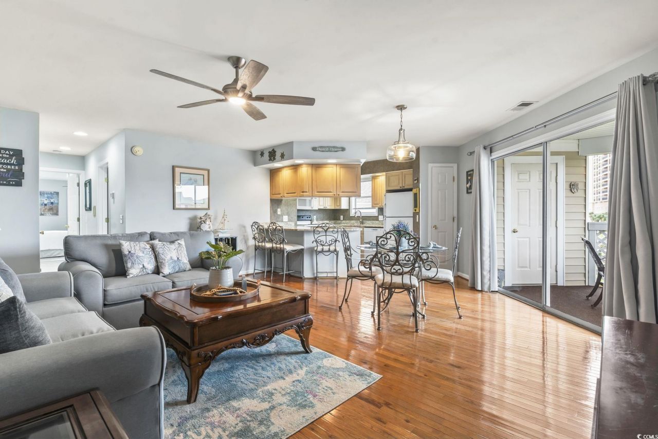 300 Shorehaven Dr. Photo 6