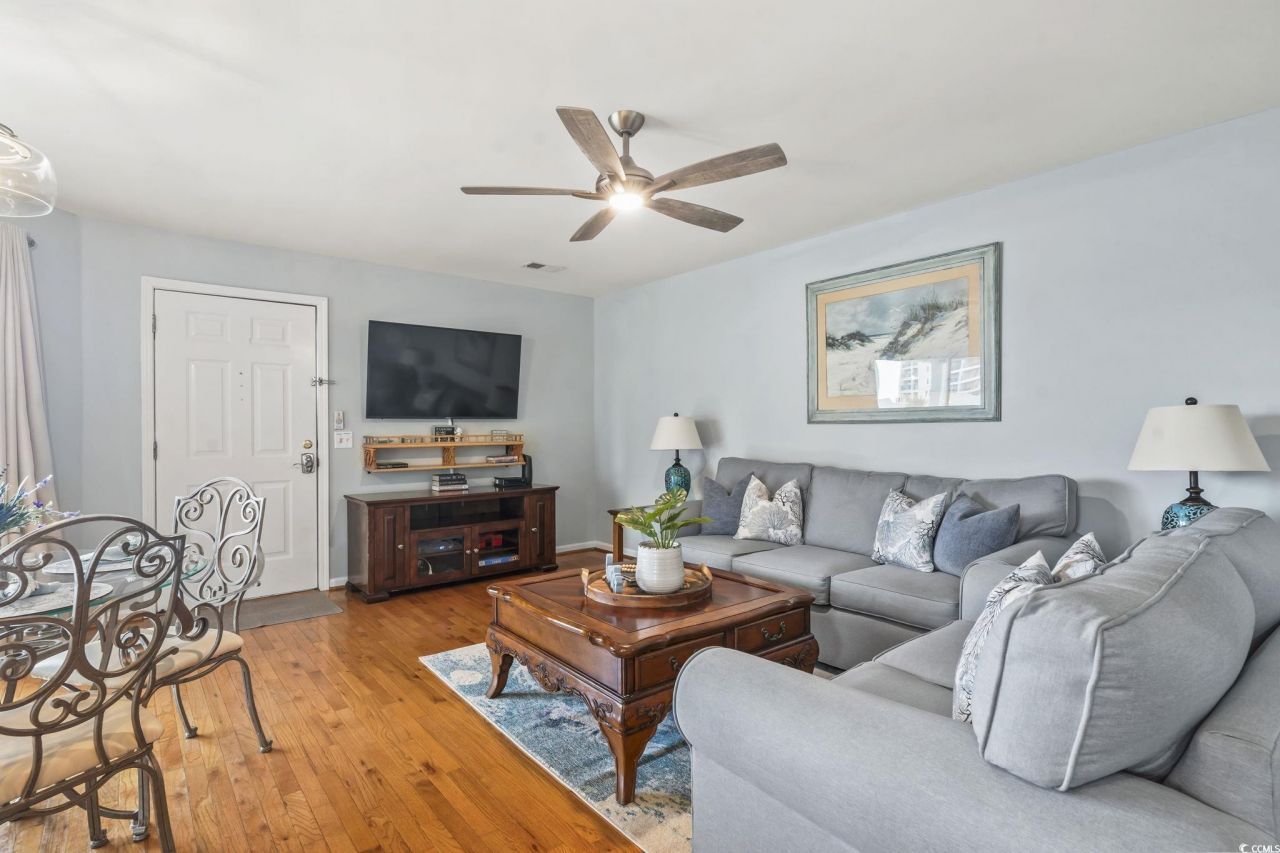 300 Shorehaven Dr. Photo 8