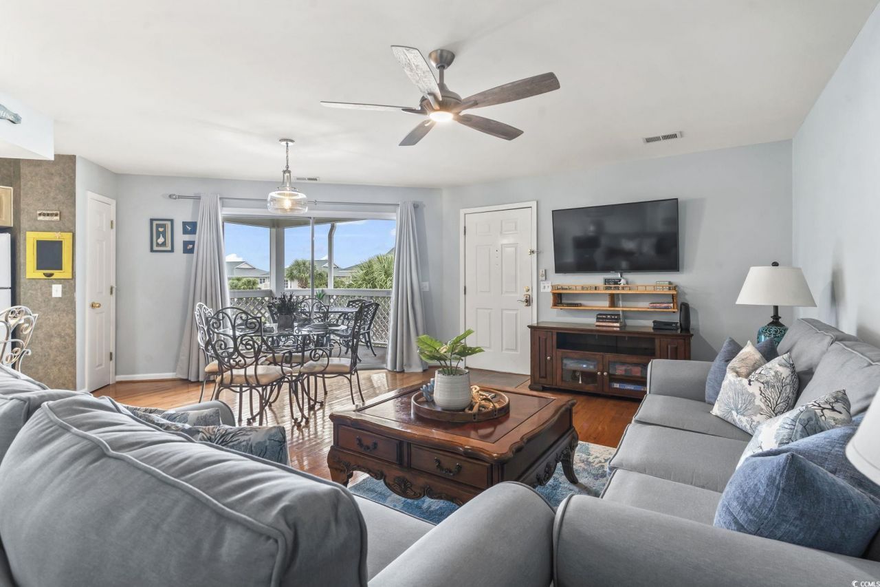 300 Shorehaven Dr. Photo 9