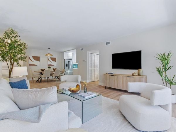 315 Venetian Drive, Unit 2, Delray Beach, FL 33483