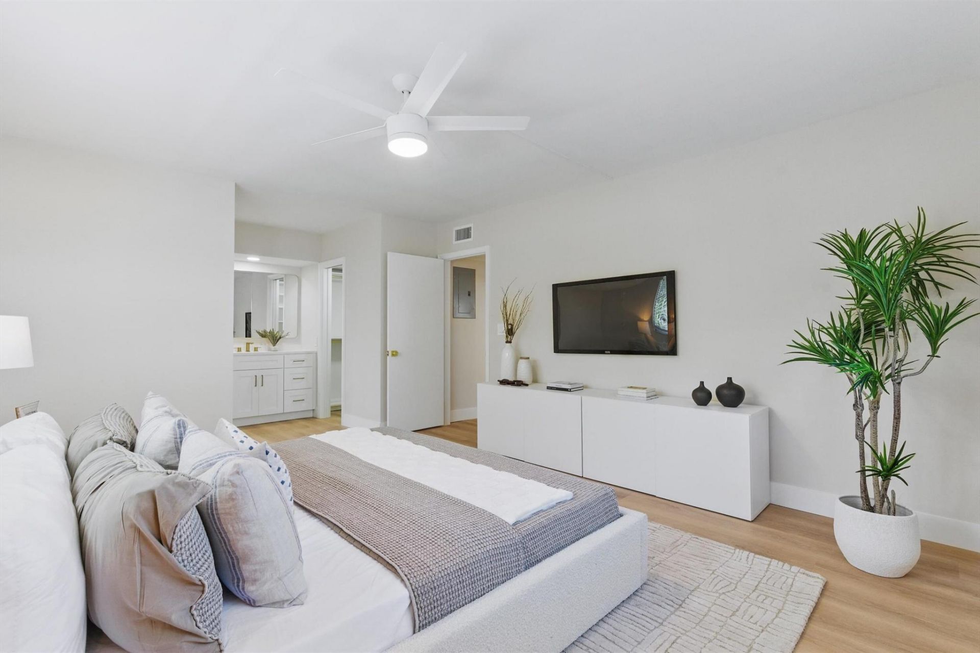 315 Venetian Drive, Unit 2, Delray Beach, FL 33483 Photo