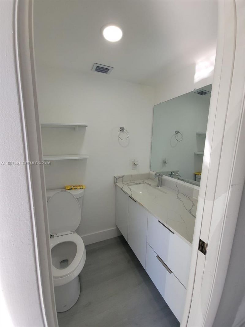 3090 NW 46th Ave, Unit 112C, Lauderdale Lakes, FL 33313 Photo