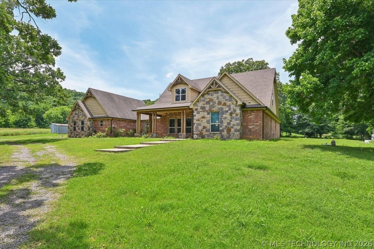 121 Quanah Road, Fort Gibson, OK 74434 Main Photo