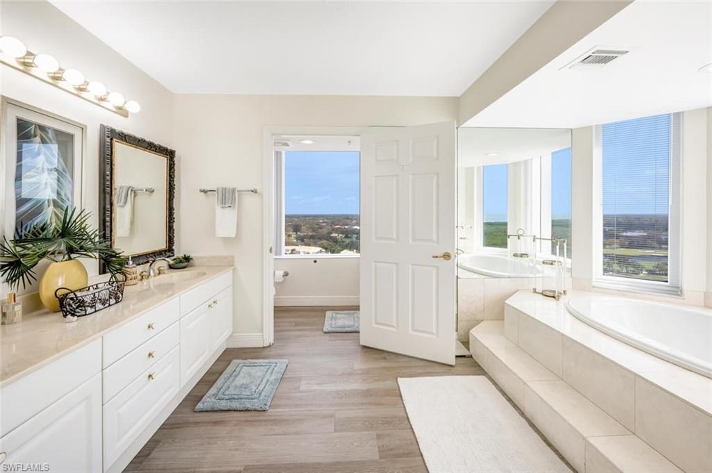6849 Grenadier Blvd, Unit 1704, Naples, FL 34108 Photo