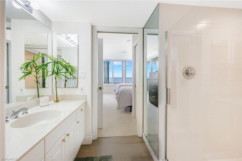6849 Grenadier Blvd, Unit 1704, Naples, FL 34108 Photo