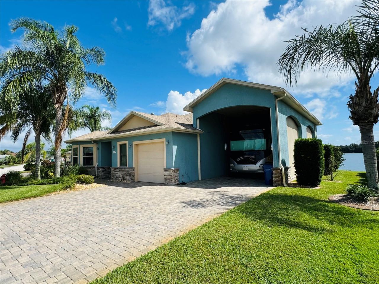 656 Meandering Way, Polk City, FL 33868 Photo