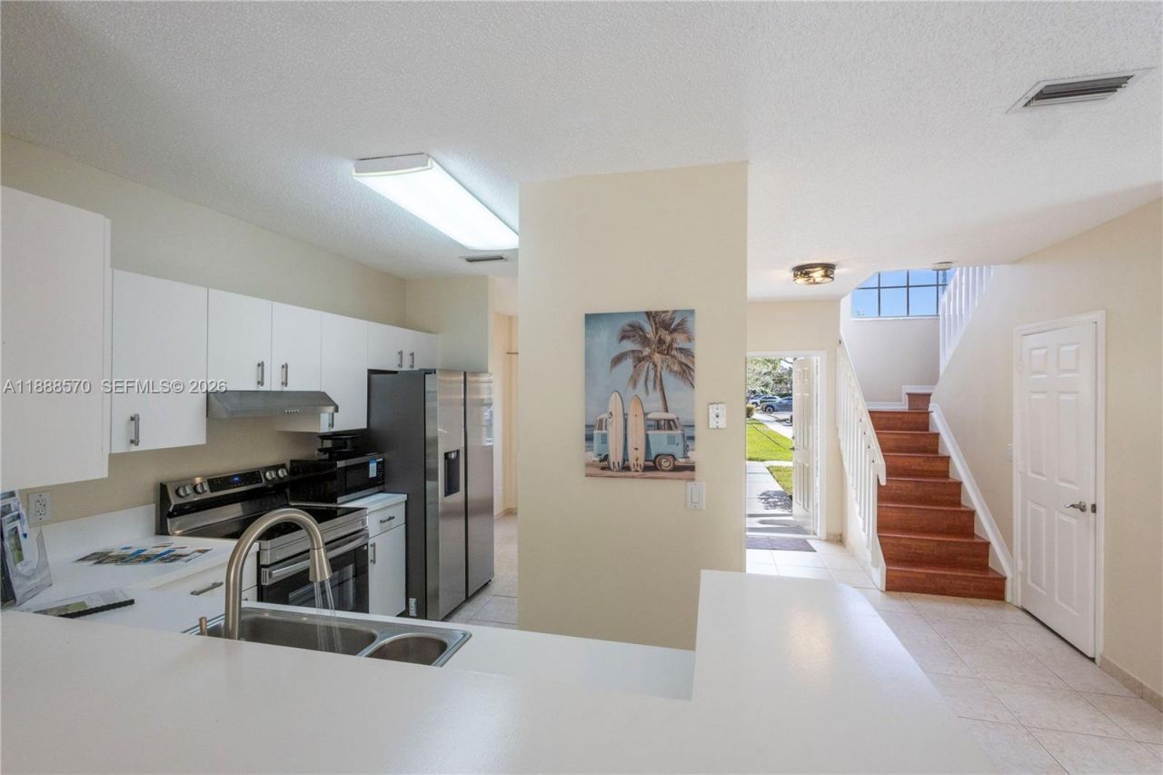 16111 NE Emerald Cove Rd, Unit 16111, Weston, FL 33331 Photo