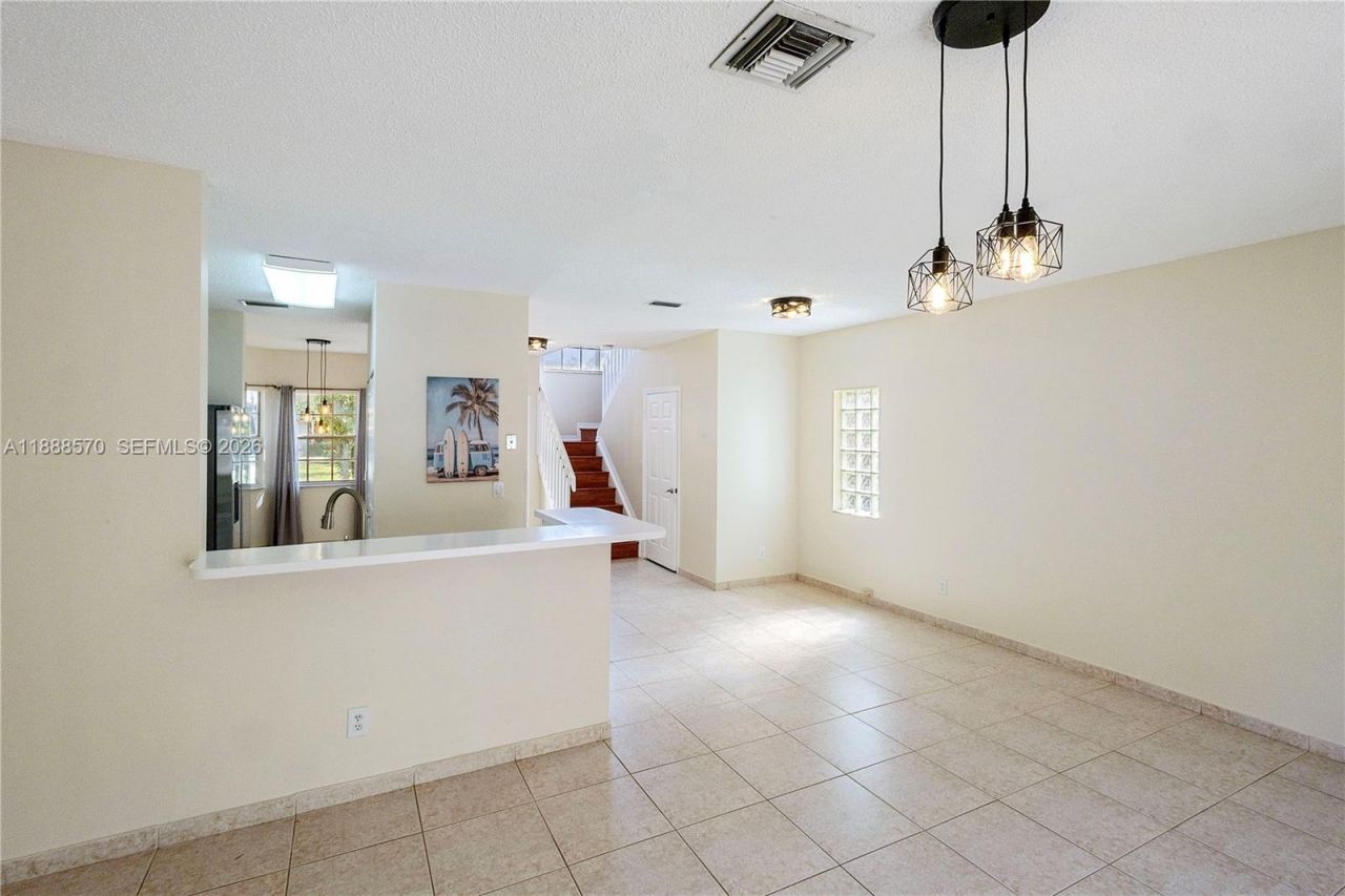 16111 NE Emerald Cove Rd, Unit 16111, Weston, FL 33331 Photo