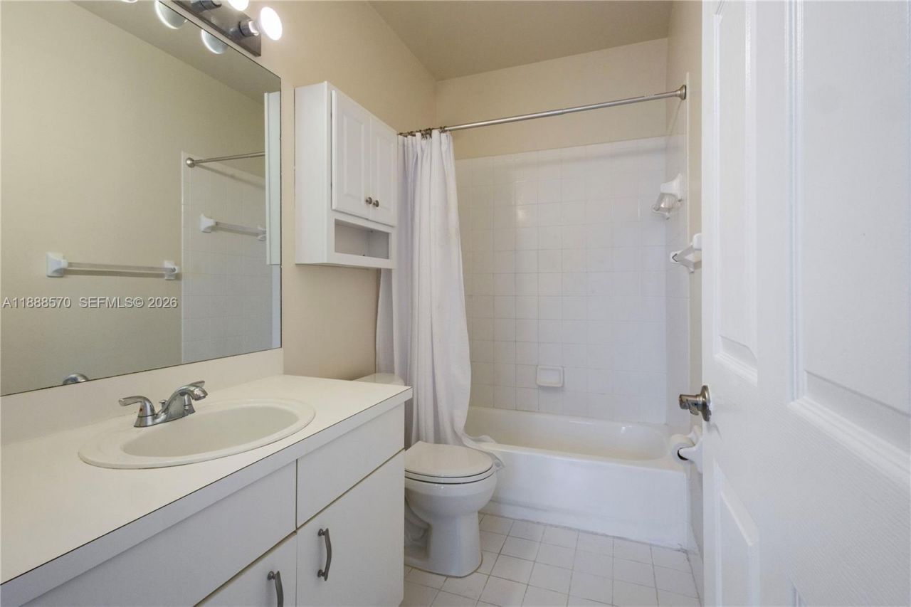 16111 NE Emerald Cove Rd, Unit 16111, Weston, FL 33331 Photo