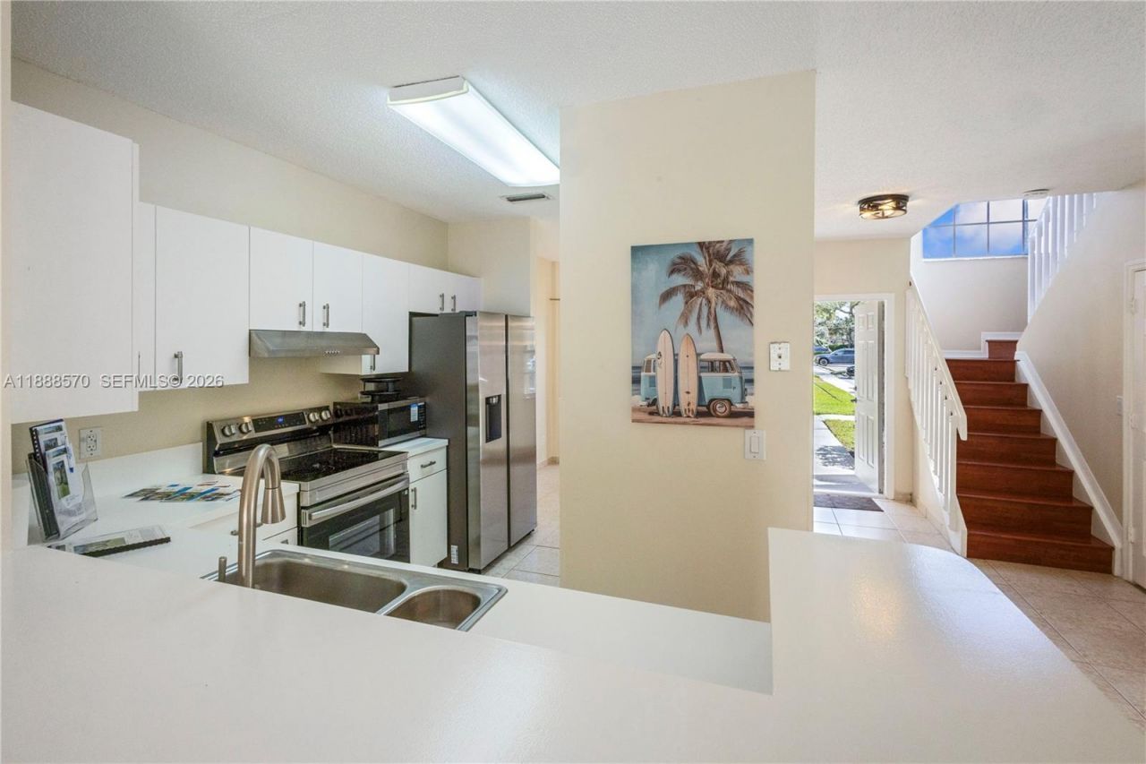 16111 NE Emerald Cove Rd, Unit 16111, Weston, FL 33331 Photo