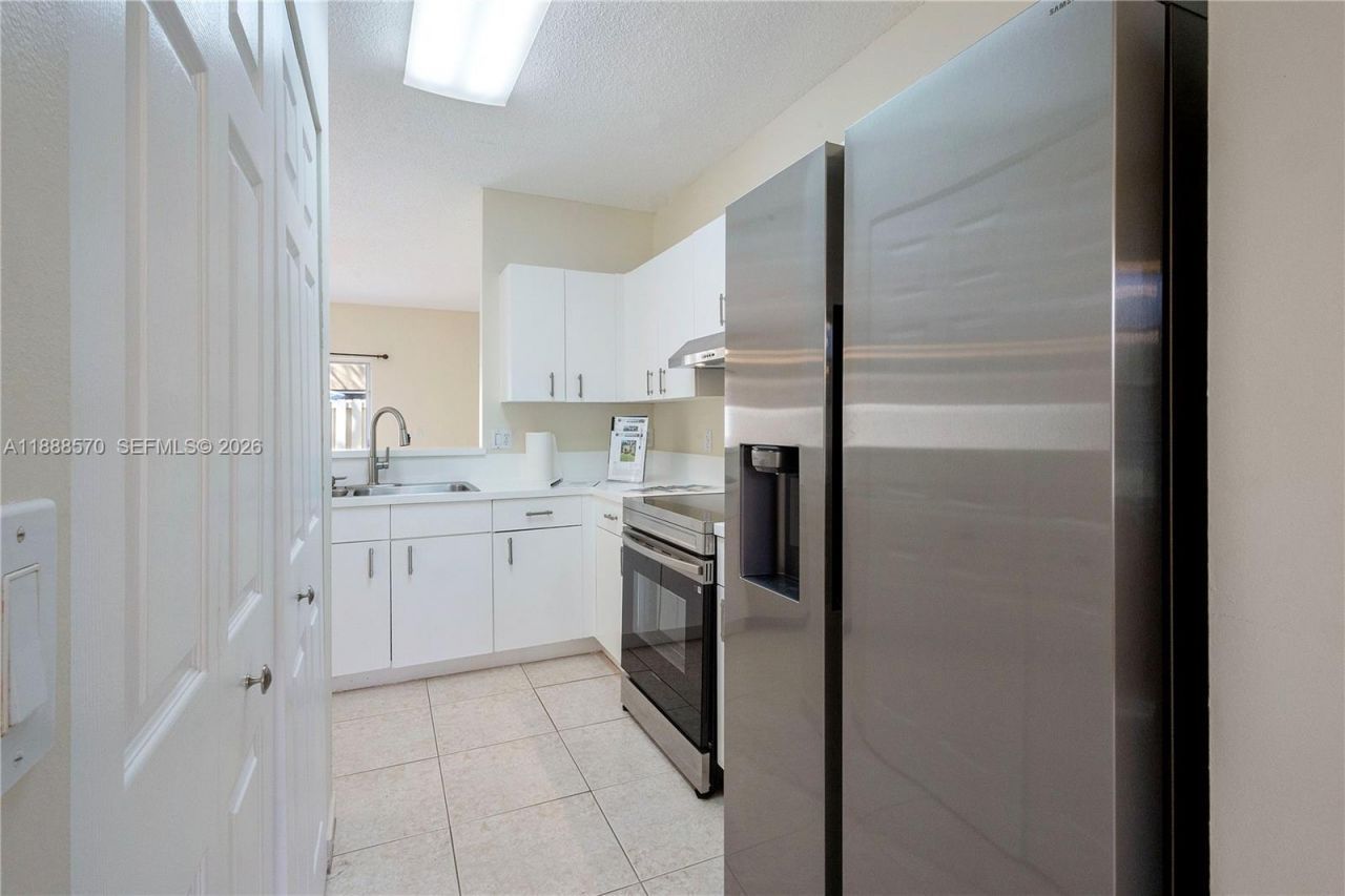 16111 NE Emerald Cove Rd, Unit 16111, Weston, FL 33331 Photo