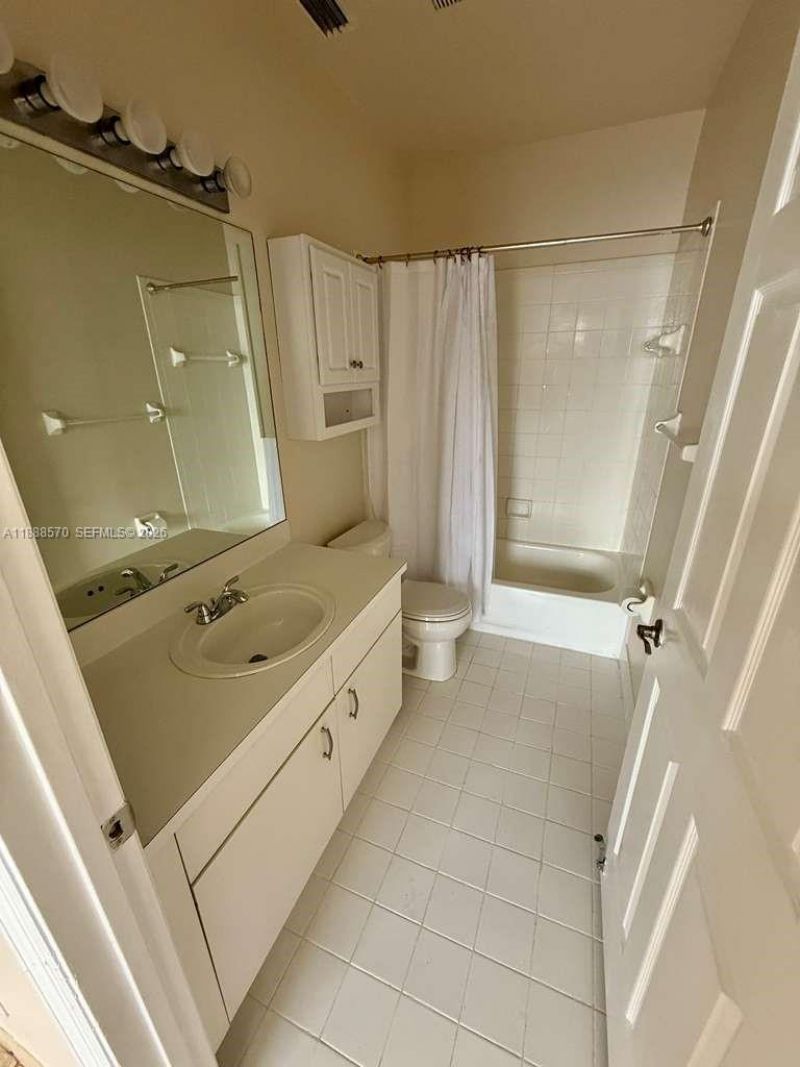 16111 NE Emerald Cove Rd, Unit 16111, Weston, FL 33331 Photo