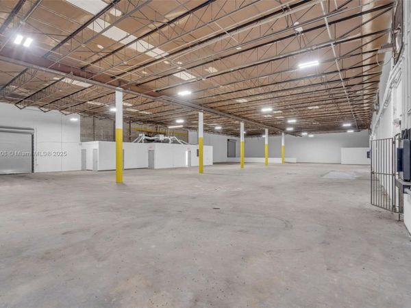 333 W 75th Pl, Unit 1D, Hialeah, FL 33014