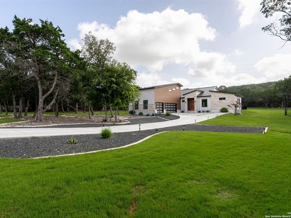 845 Coronado, Kerrville, TX 78028