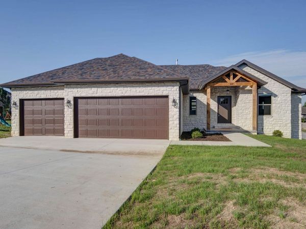 4449 N Toby Avenue, Springfield, MO 65803