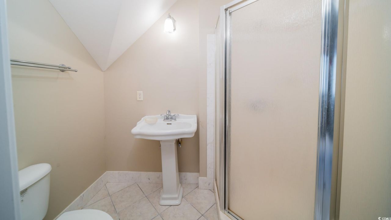 1011 Clubhouse Dr. Photo 18