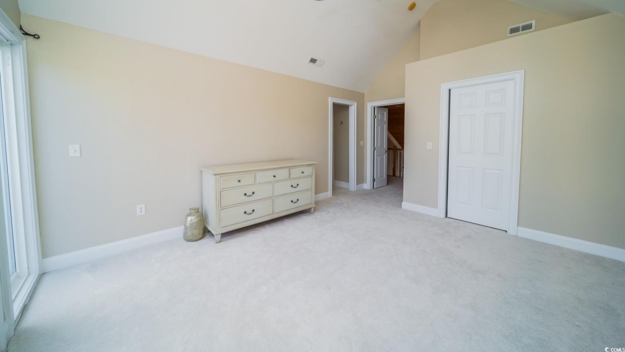 1011 Clubhouse Dr. Photo 19