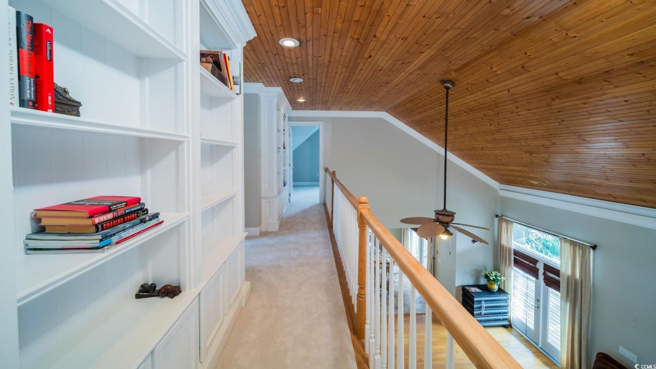 1011 Clubhouse Dr. Photo 22