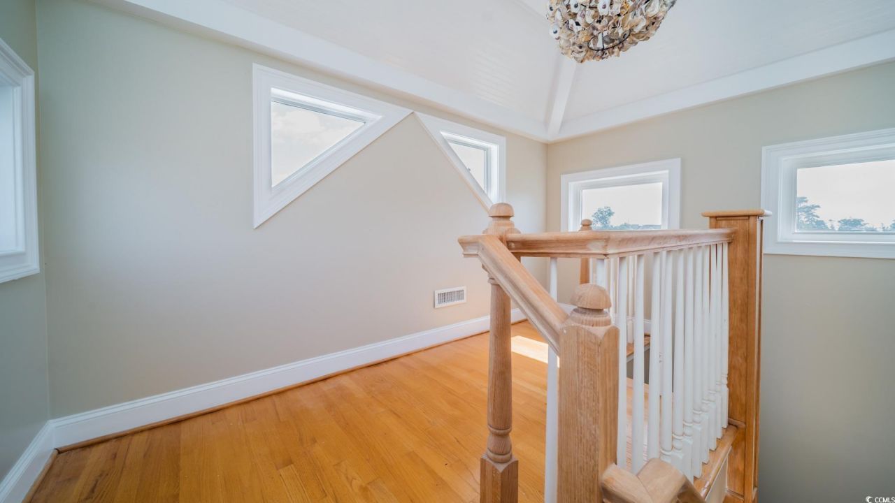 1011 Clubhouse Dr. Photo 23