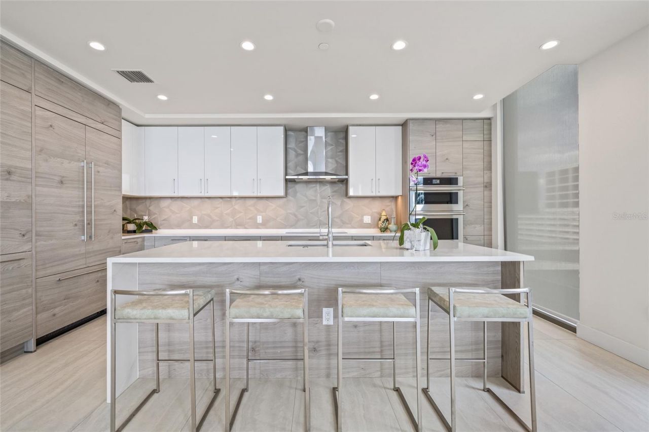 301 1st Street S, Unit 803, Saint Petersburg, FL 33701 Photo