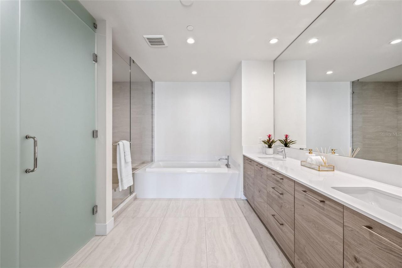301 1st Street S, Unit 803, Saint Petersburg, FL 33701 Photo