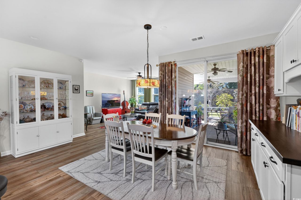 5618 Lombardia Circle Photo 7