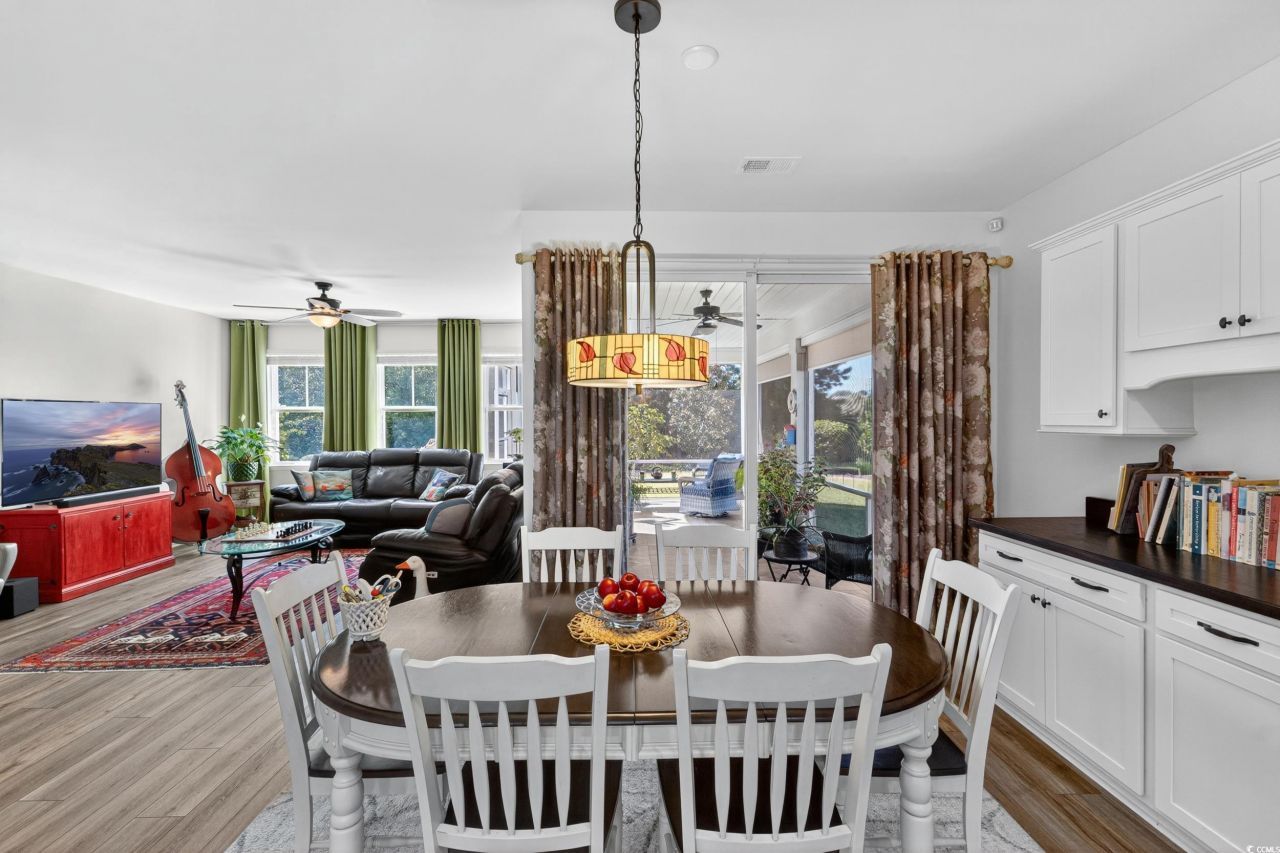 5618 Lombardia Circle Photo 8