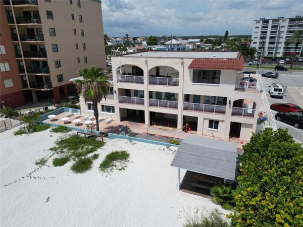 17300 GULF BOULEVARD, Unit 9, NORTH REDINGTON BEACH, FL 33708