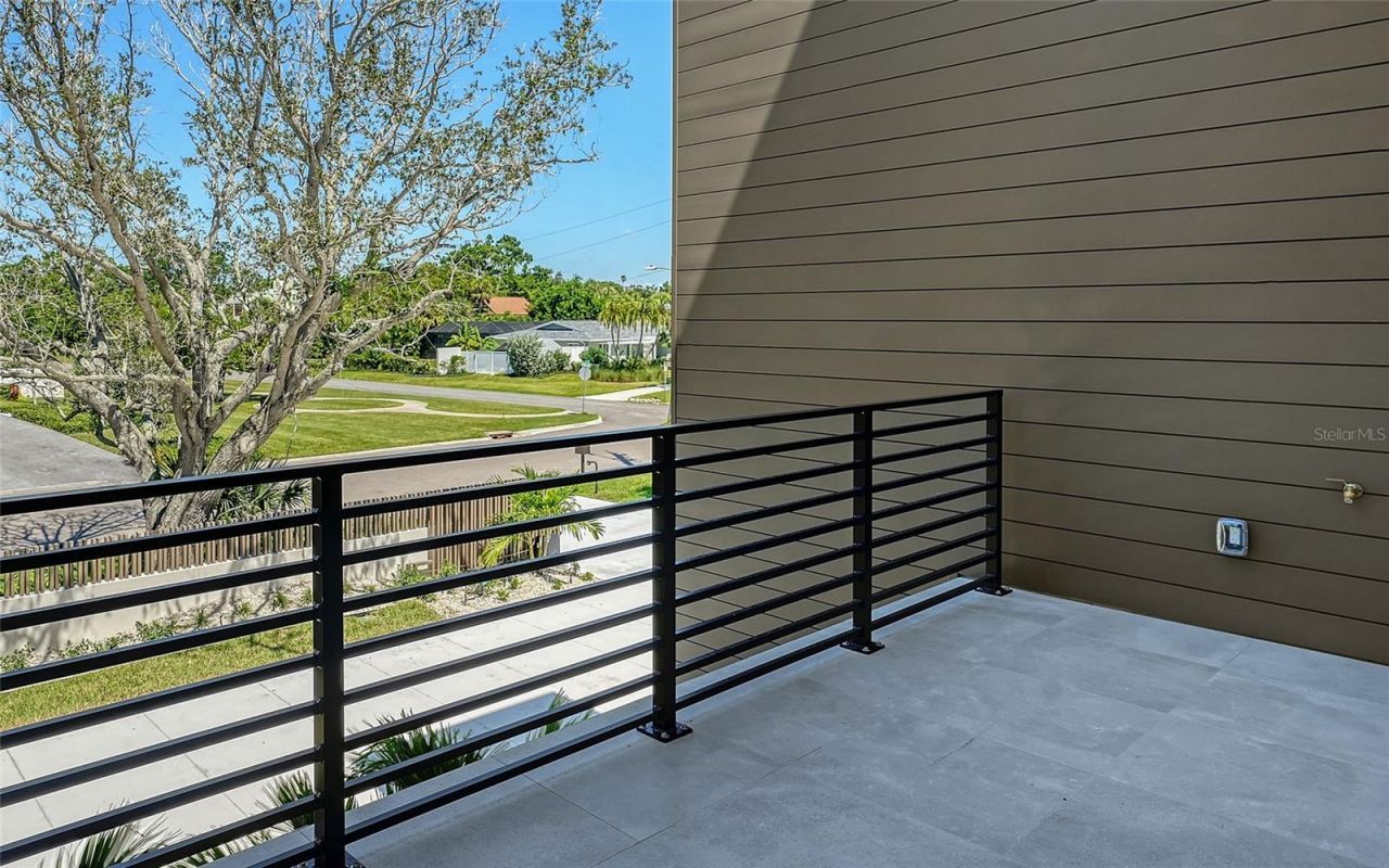 388 S Shore Drive, Sarasota, FL 34234 Photo