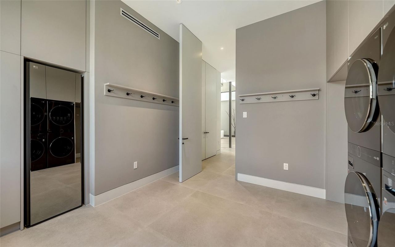 388 S Shore Drive, Sarasota, FL 34234 Photo