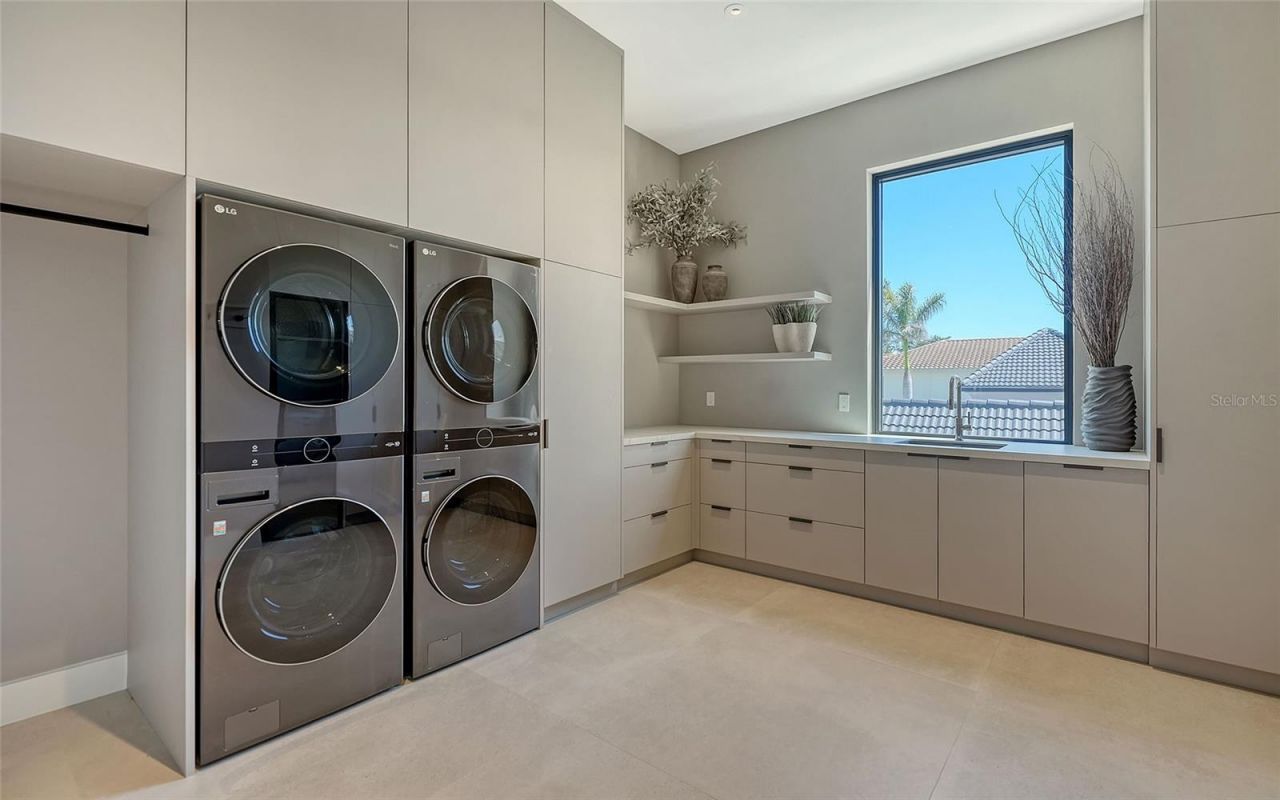 388 S Shore Drive, Sarasota, FL 34234 Photo