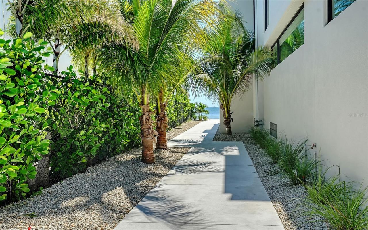 388 S Shore Drive, Sarasota, FL 34234 Photo