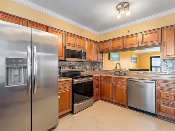 2200 S Cypress Bend Dr, Unit 804, Pompano Beach, FL 33069