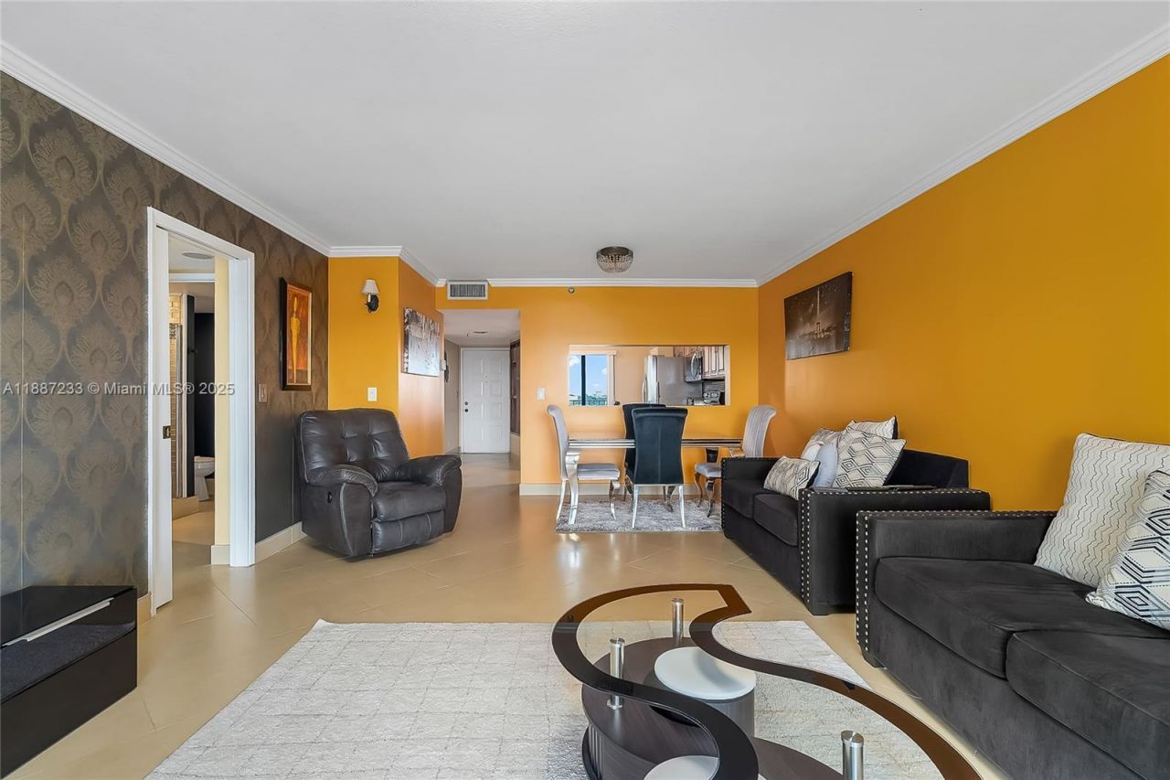 2200 S Cypress Bend Dr, Unit 804, Pompano Beach, FL 33069 Photo