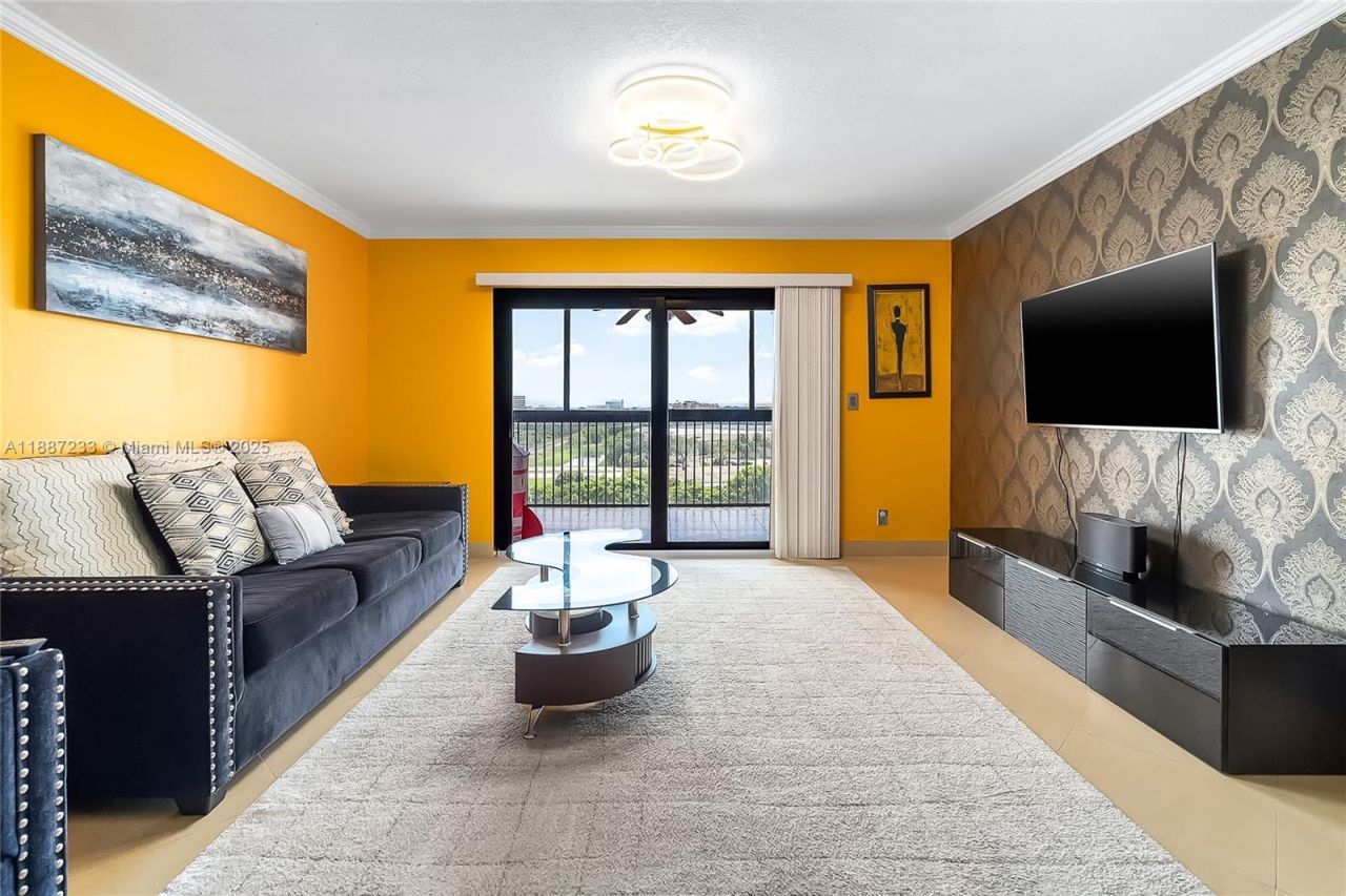 2200 S Cypress Bend Dr, Unit 804, Pompano Beach, FL 33069 Photo