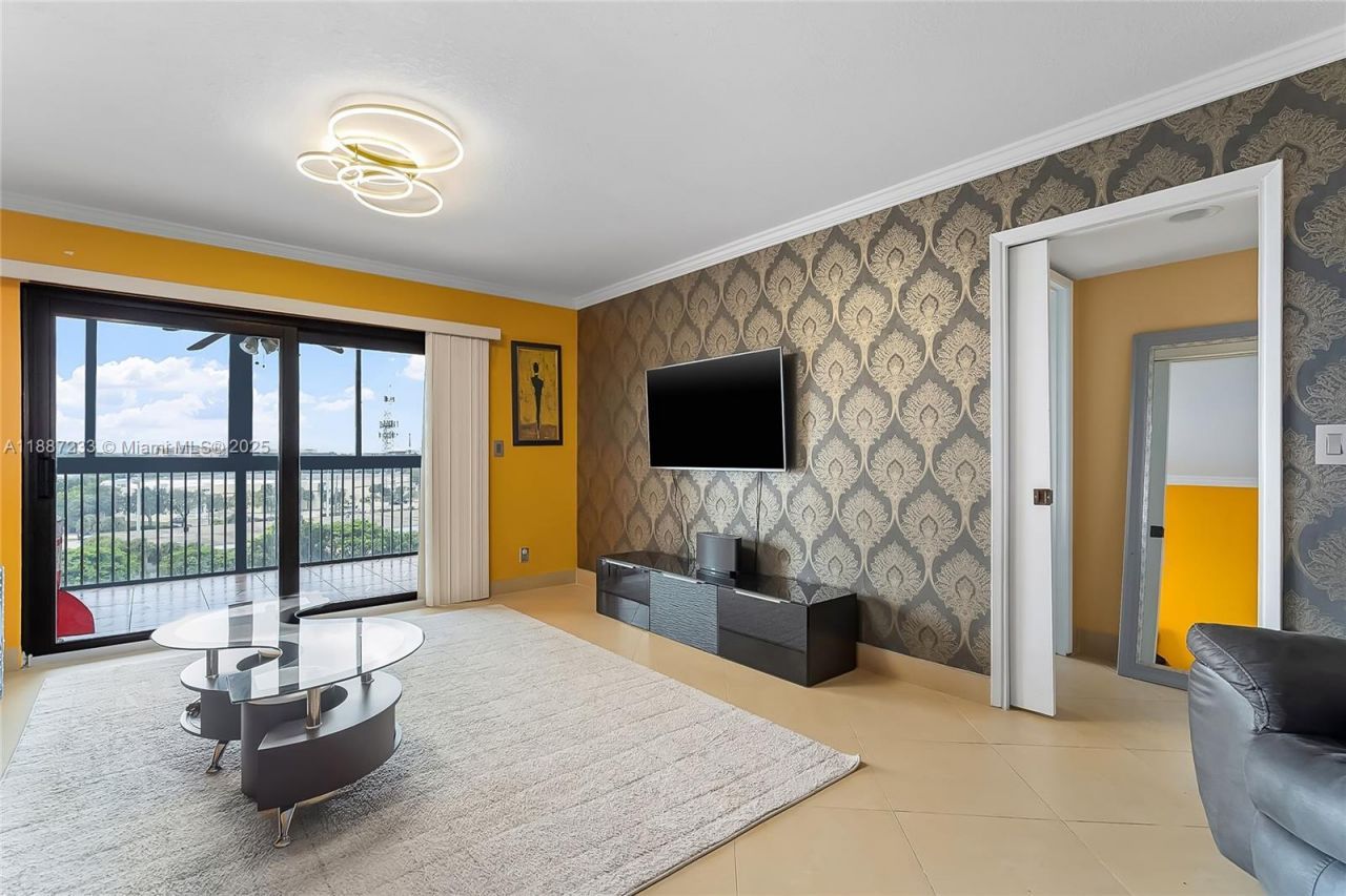 2200 S Cypress Bend Dr, Unit 804, Pompano Beach, FL 33069 Photo