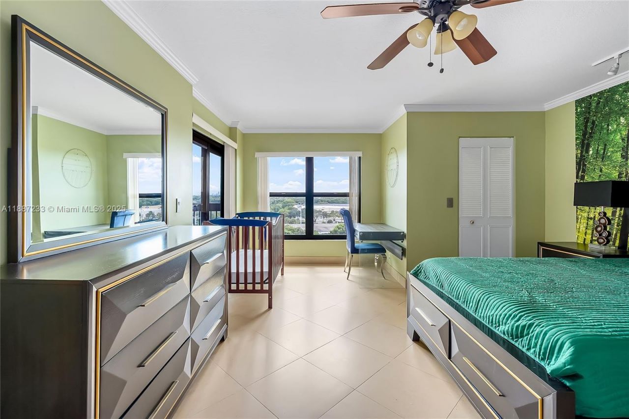 2200 S Cypress Bend Dr, Unit 804, Pompano Beach, FL 33069 Photo