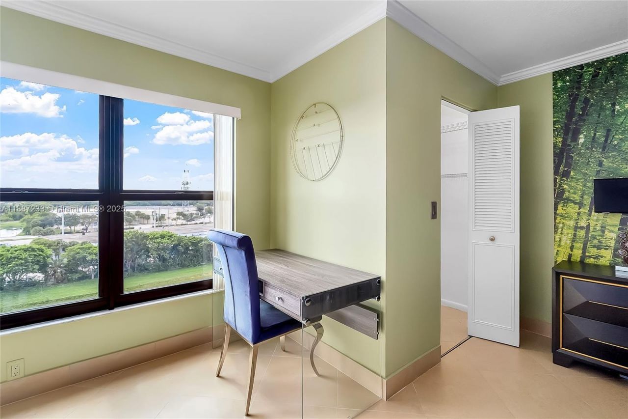 2200 S Cypress Bend Dr, Unit 804, Pompano Beach, FL 33069 Photo