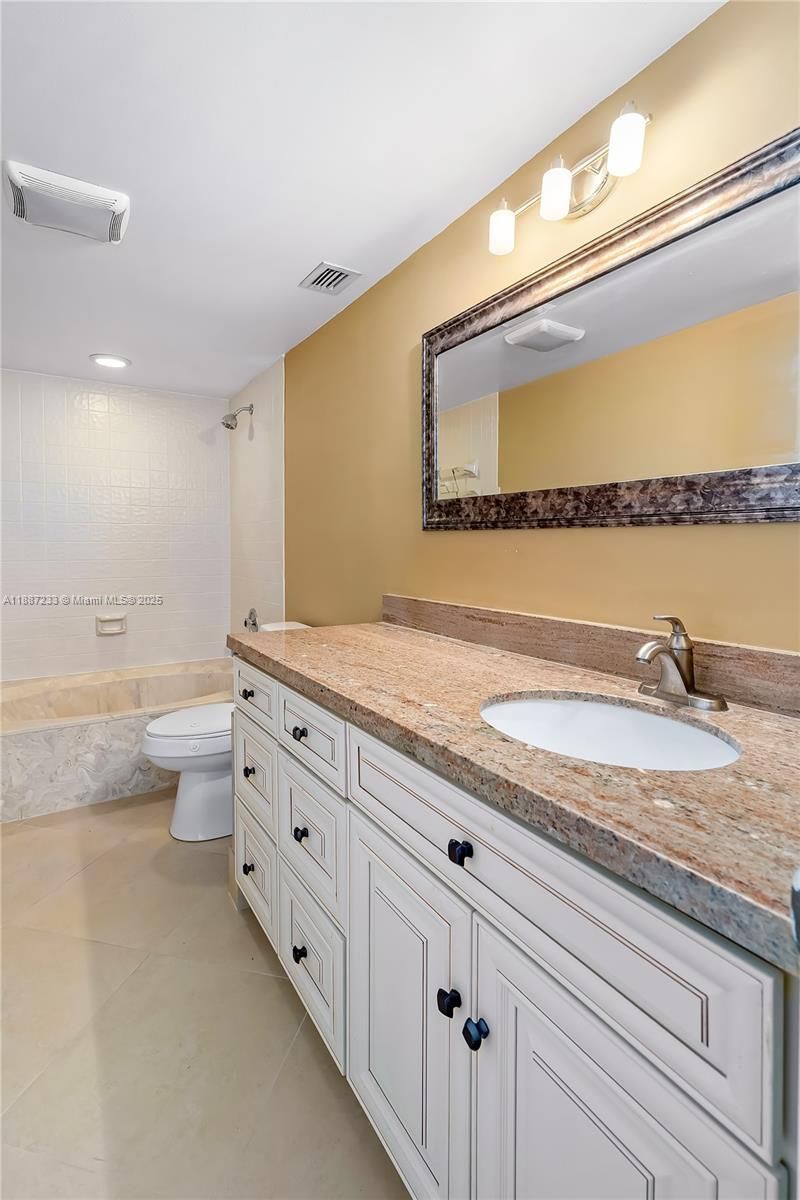 2200 S Cypress Bend Dr, Unit 804, Pompano Beach, FL 33069 Photo
