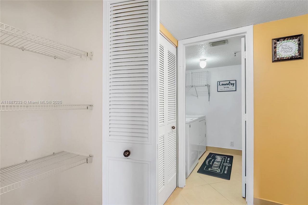 2200 S Cypress Bend Dr, Unit 804, Pompano Beach, FL 33069 Photo