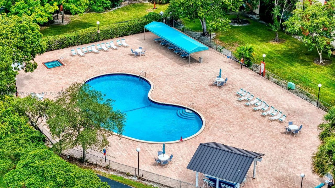 2200 S Cypress Bend Dr, Unit 804, Pompano Beach, FL 33069 Photo