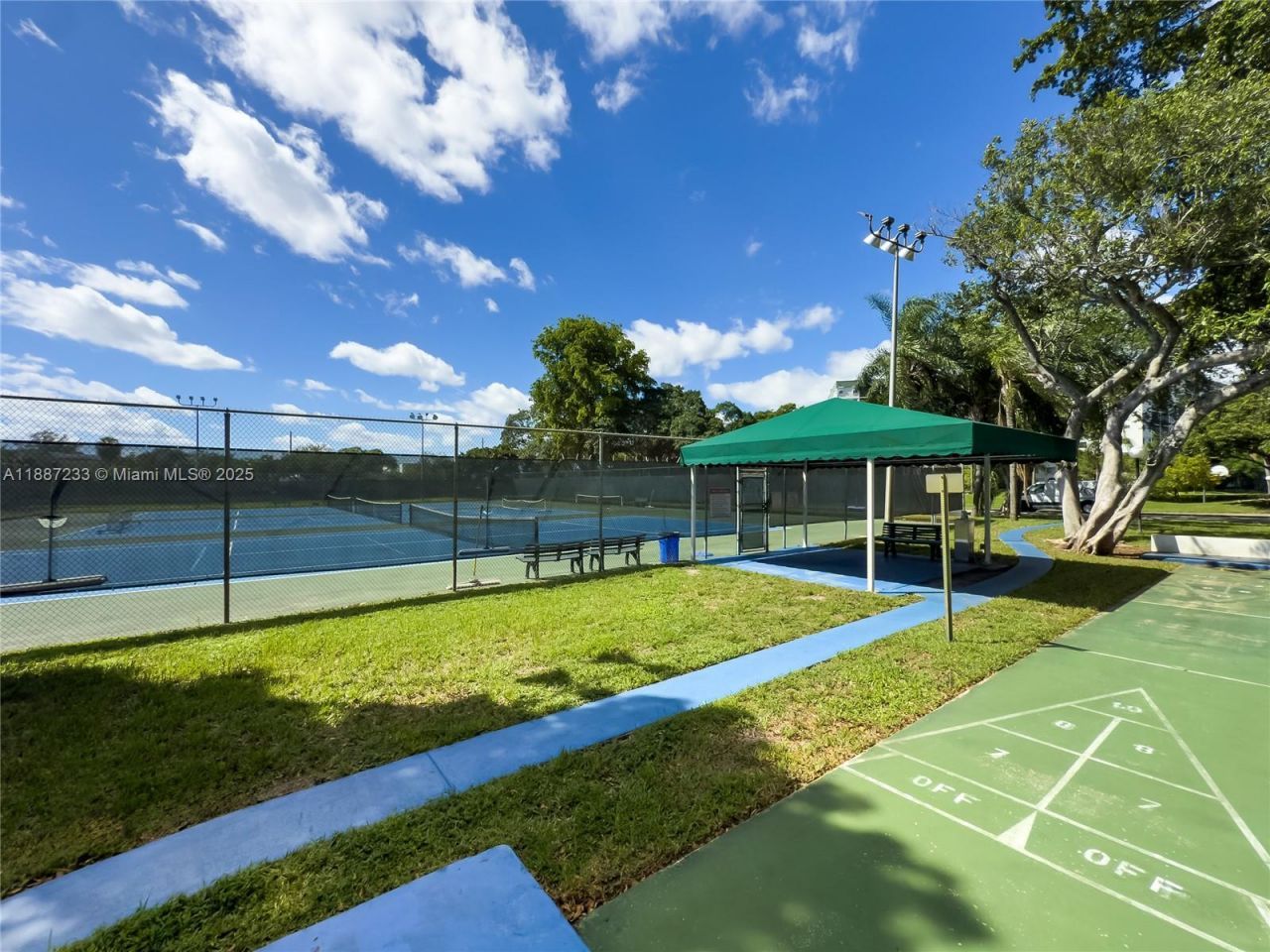 2200 S Cypress Bend Dr, Unit 804, Pompano Beach, FL 33069 Photo