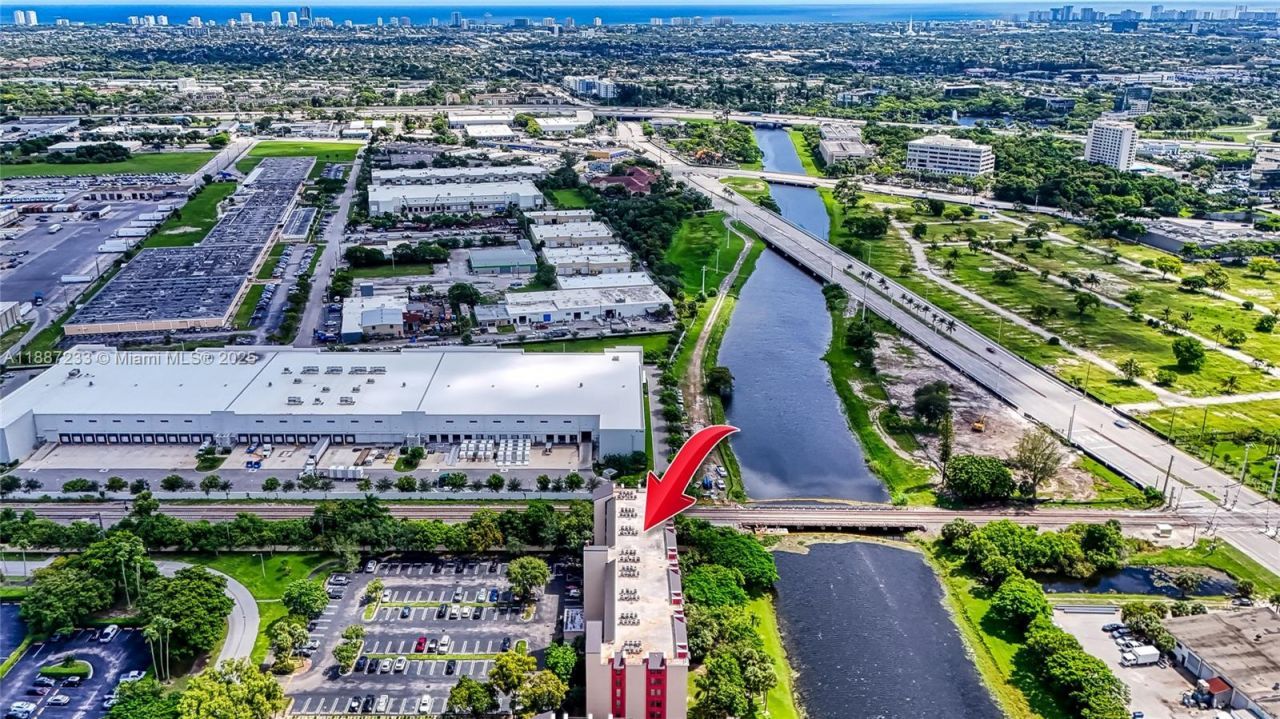 2200 S Cypress Bend Dr, Unit 804, Pompano Beach, FL 33069 Photo