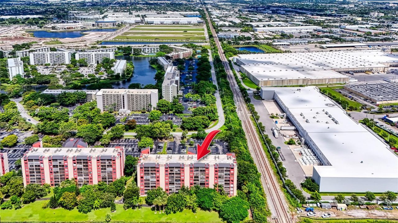 2200 S Cypress Bend Dr, Unit 804, Pompano Beach, FL 33069 Photo