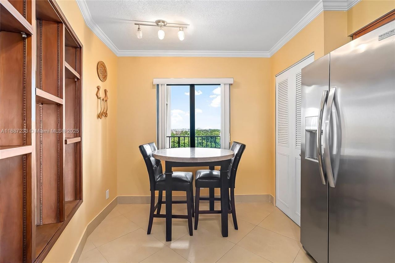 2200 S Cypress Bend Dr, Unit 804, Pompano Beach, FL 33069 Photo