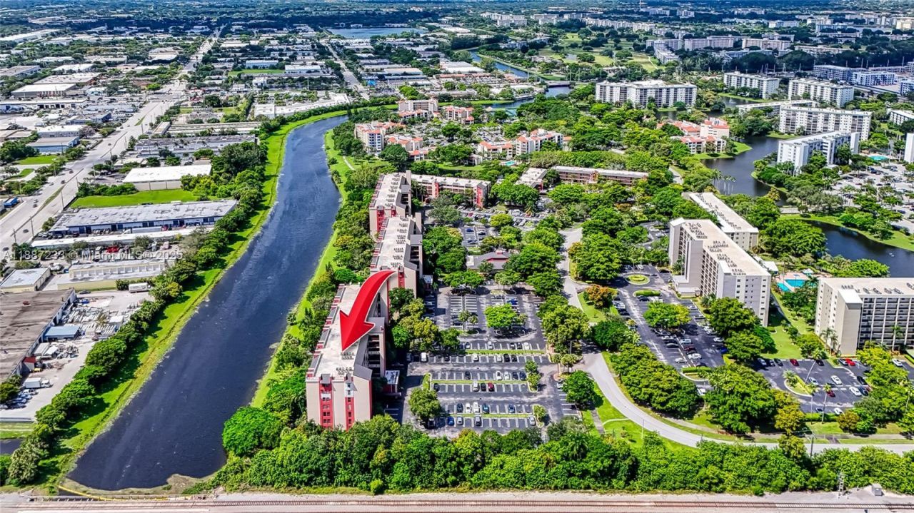 2200 S Cypress Bend Dr, Unit 804, Pompano Beach, FL 33069 Photo