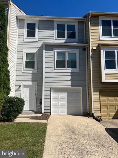 11111 Weatherburn Place, Gaithersburg, MD 20879 Main Photo