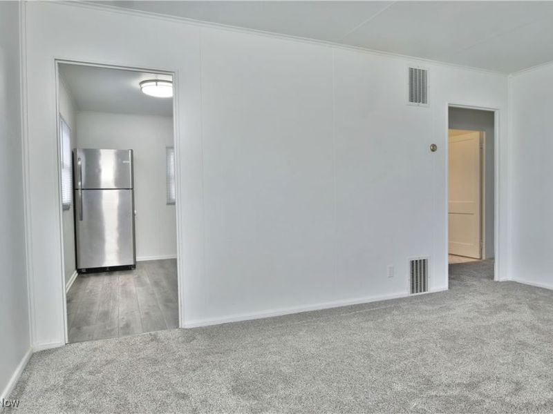 978 Hollywood Street NE, Warren, OH 44483 Photo 10