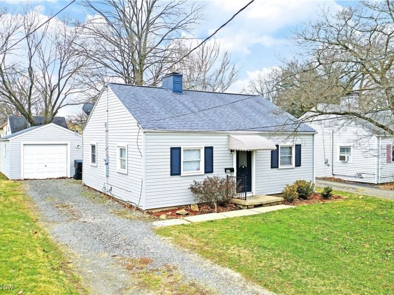 978 Hollywood Street NE, Warren, OH 44483 Photo 2